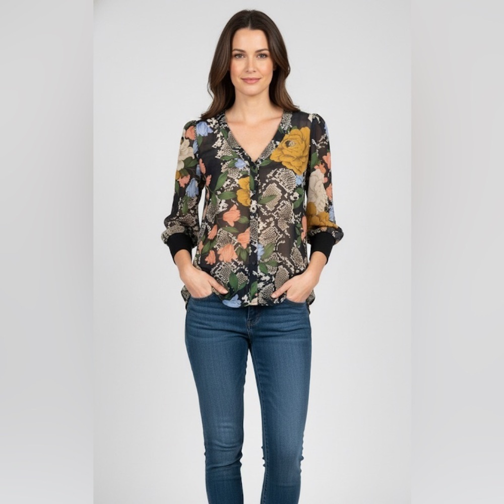 Cabi Style 3762 Snake Charmer Floral Semi Sheer top size small